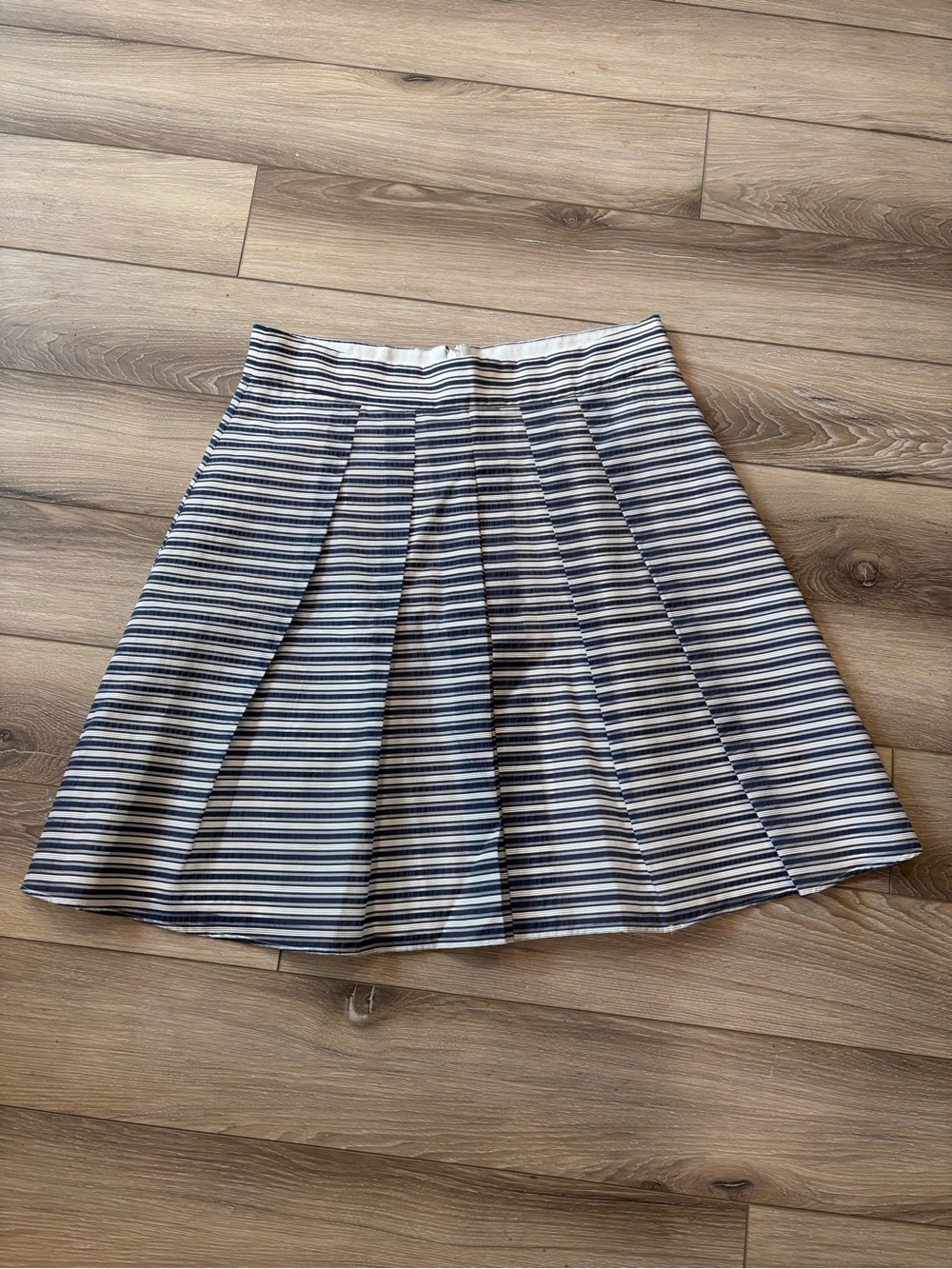J crew Striped Navy and White Pleated Skirt size 10 women